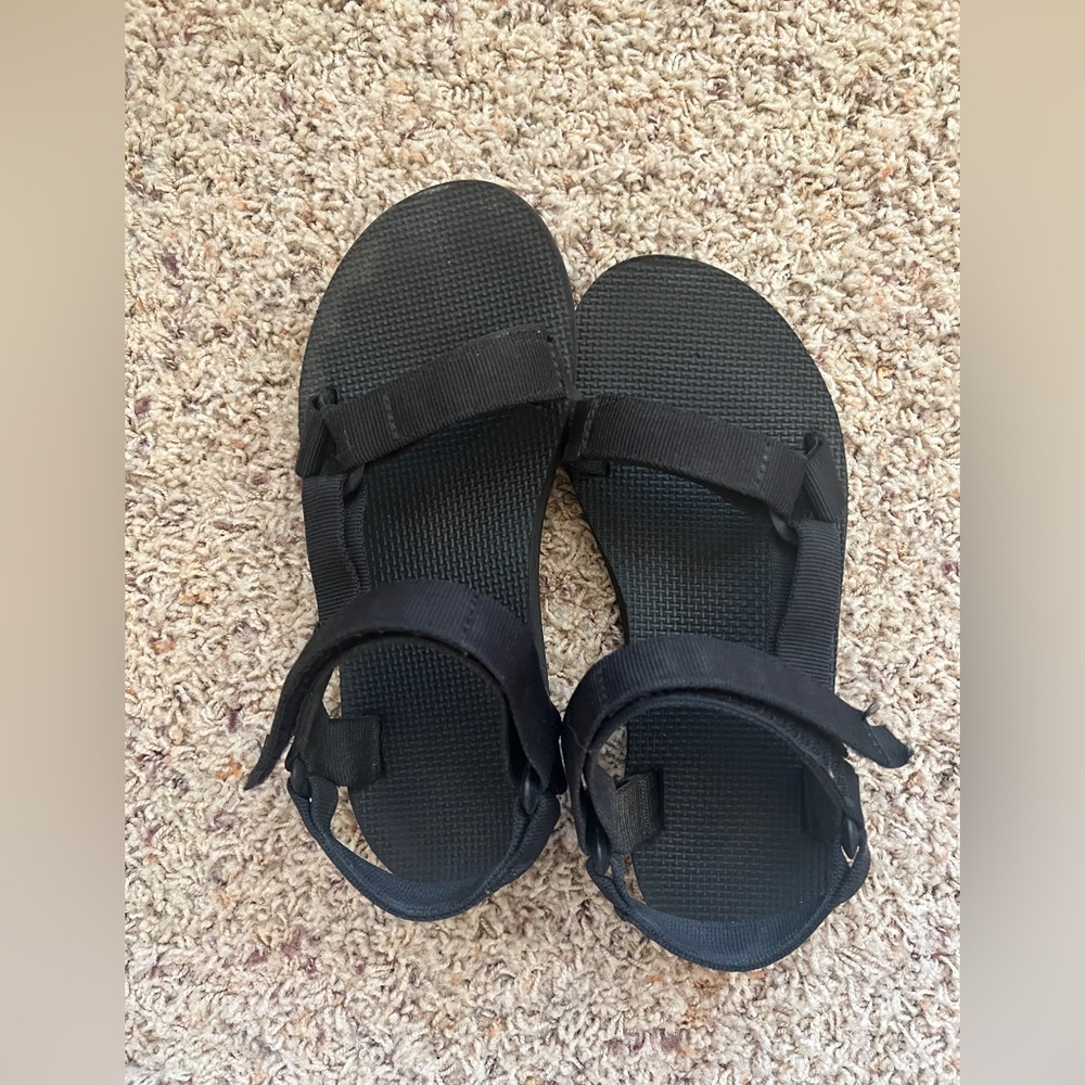 Black Teva’s for Women